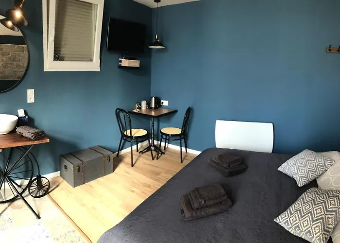 Otel La Guinguette De Michaux 3*